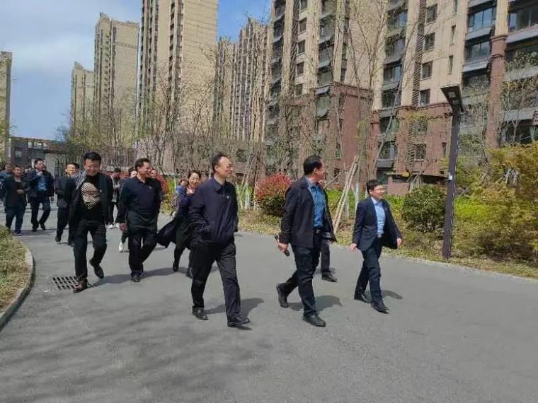 心懷感恩，砥礪前行——街道領導蒞臨東海峪佳苑調研考察指導物業工作